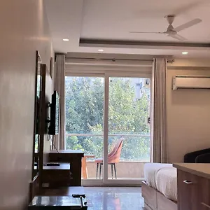 Golf View Sakura 3*, Gurgaon India